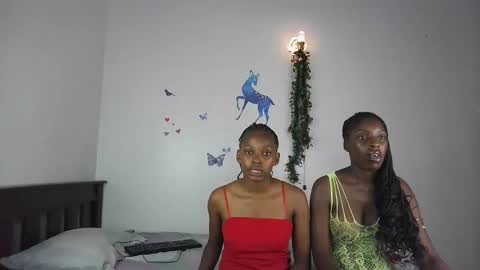 Snapshot of eleniedoll chatting on 02.18.26 eleniedoll online show from 02.18.26