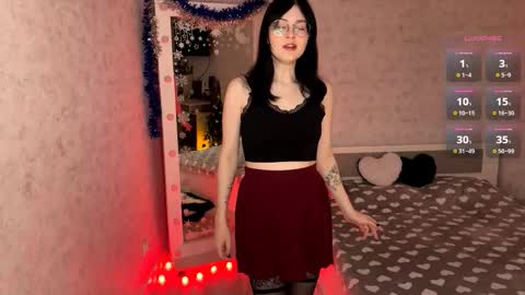 Annie PVT IS OPEN online show from 01.12.26