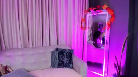 Eleonor online show from 11.25.25