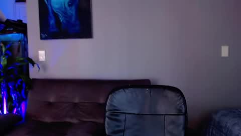 Snapshot of elian_craig chatting on 12.19.24 Elian online show from 12.19.24