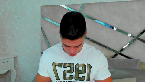 Snapshot of elian_craig chatting on 01.19.25 Elian online show from 01.19.25