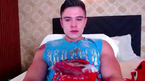 Snapshot of elian_craig chatting on 10.01.25 Elian online show from 10.01.25