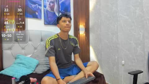 Snapshot of elian_julian chatting on 11.15.25 Elian Julian online show from 11.15.25