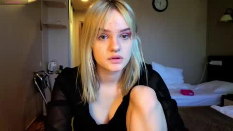elieiza_xo online show from 06.02.26