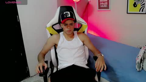 Snapshot of elii_797 chatting on 10.31.25 bby-santy online show from 10.31.25