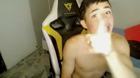 Snapshot of elii_797 chatting on 11.10.25 bby-santy online show from 11.10.25