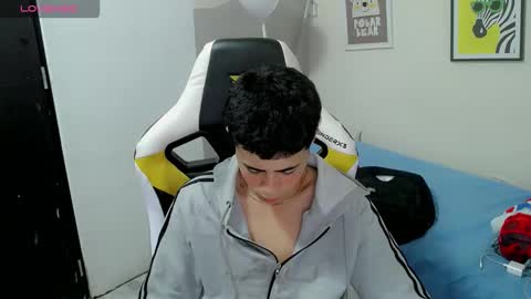 Snapshot of elii_797 chatting on 11.10.25 bby-santy online show from 11.10.25