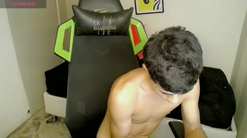 Snapshot of elii_797 chatting on 11.18.25 bby-santy online show from 11.18.25