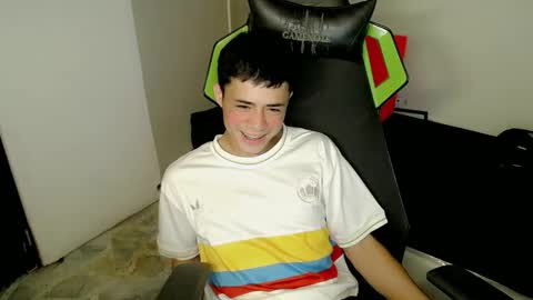 Snapshot of elii_797 chatting on 11.19.25 bby-santy online show from 11.19.25