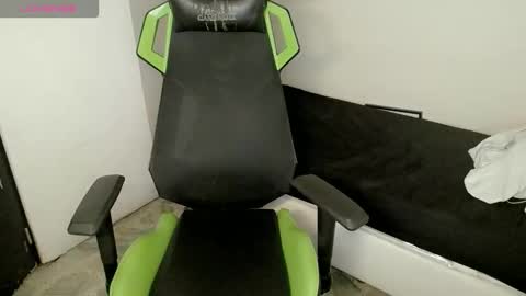 Snapshot of elii_797 chatting on 11.20.25 bby-santy online show from 11.20.25