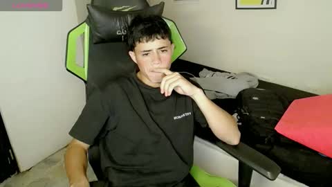 Snapshot of elii_797 chatting on 11.25.25 bby-santy online show from 11.25.25