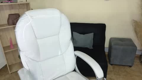 Eliie online show from 11.25.25