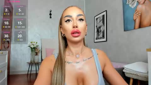 Snapshot of elinamoon_ chatting on 06.29.26 Elina online show from 06.29.26