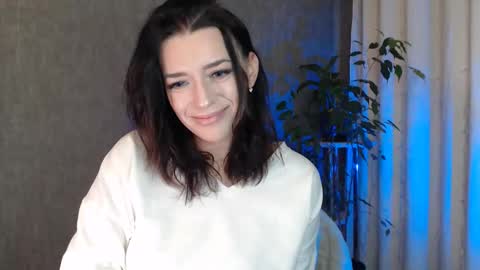 Snapshot of elinapretty chatting on 12.19.25 Elina online show from 12.19.25