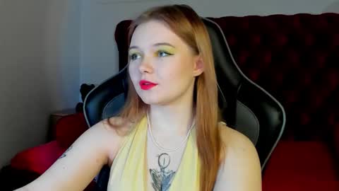 Snapshot of elinavale chatting on 03.26.26 elinavale online show from 03.26.26