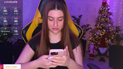 Snapshot of elinkalove chatting on 12.18.24 Elina online show from 12.18.24