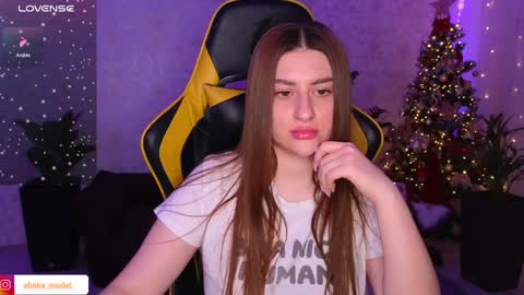 Snapshot of elinkalove chatting on 12.22.24 Elina online show from 12.22.24