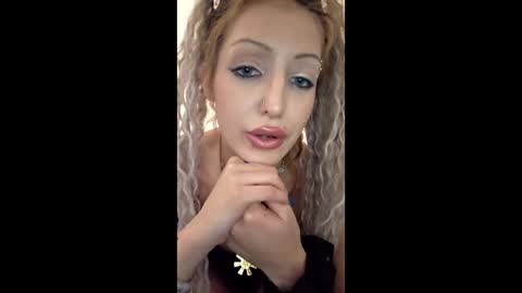 elinorr online show from 04.19.26