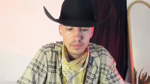 Snapshot of elio_dicaprio chatting on 11.02.25 elio_dicaprio online show from 11.02.25