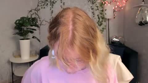 Elira Vane online show from 06.22.26