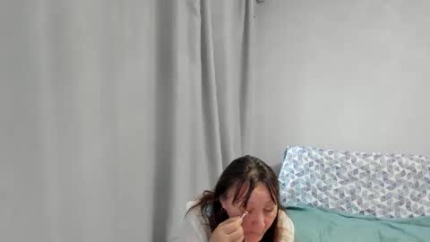 Elis online show from 10.31.25