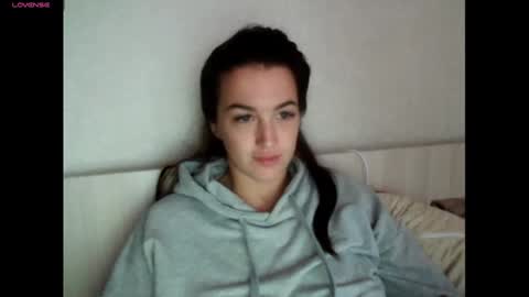 Snapshot of elisa_dove208 chatting on 09.23.25 elisa_dove208 online show from 09.23.25
