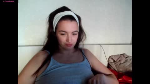 Snapshot of elisa_dove208 chatting on 09.28.25 elisa_dove208 online show from 09.28.25