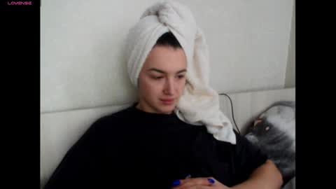 elisa_dove208 online show from 12.04.25