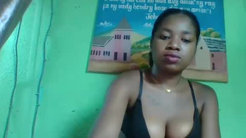 Snapshot of elisabeth2525 chatting on 01.10.25 elisabeth2525 online show from 01.10.25