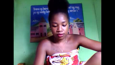 Snapshot of elisabeth2525 chatting on 02.08.25 elisabeth2525 online show from 02.08.25