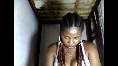 Snapshot of elisabeth2525 chatting on 09.14.25 elisabeth2525 online show from 09.14.25