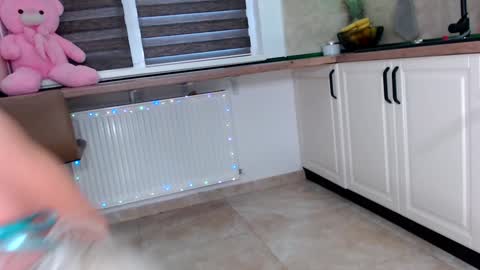 elisabeth_jason online show from 10.28.25