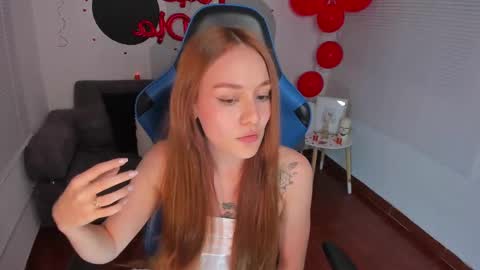 Snapshot of elisabeth_sarmiento chatting on 02.14.25 elisabeth sarmiento online show from 02.14.25