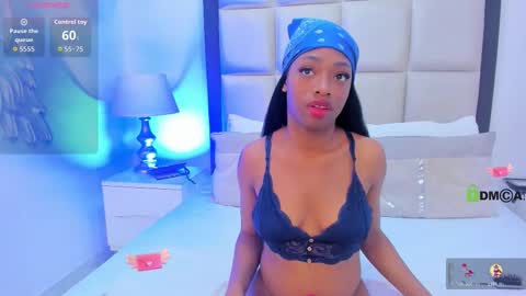 Snapshot of elisabettamonroy chatting on 10.22.25 elisabettamonroy online show from 10.22.25