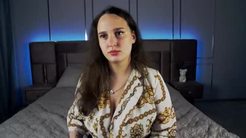 Snapshot of elisaminix_ chatting on 12.10.24 Elison online show from 12.10.24