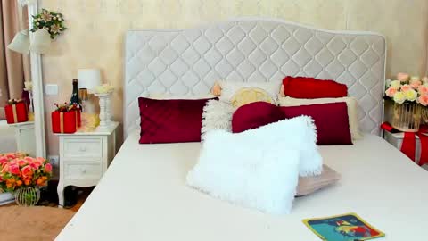 Elissa online show from 12.22.24