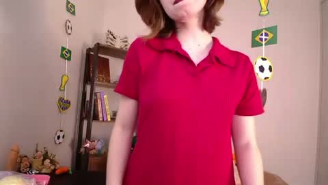 Snapshot of elise_nyx chatting on 06.25.26 elise_nyx online show from 06.25.26