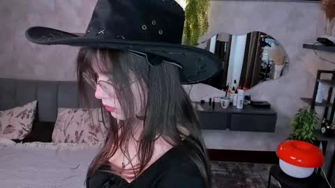 Snapshot of elispriston chatting on 04.16.26 Elis online show from 04.16.26