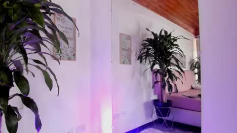 Snapshot of elissa_sexygirl chatting on 09.28.25 elissa_sexygirl online show from 09.28.25