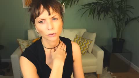 Elizabethangel online show from 01.20.25