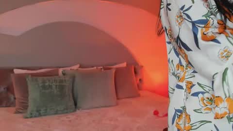 Snapshot of elizabeth_clark_ chatting on 10.24.25 Eli online show from 10.24.25