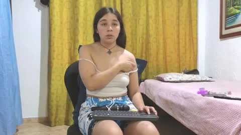 Snapshot of elizabeth_evanz chatting on 01.12.25 elizabeth online show from 01.12.25