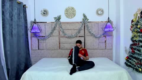 Girl Melanie And boys Neithan  Alex online show from 12.29.24