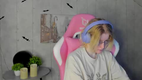 Snapshot of elizabeth_harpper chatting on 11.05.25 Elizabeth online show from 11.05.25