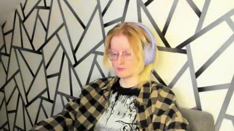 Snapshot of elizabeth_harpper chatting on 11.07.25 Elizabeth online show from 11.07.25