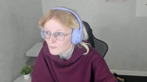 Snapshot of elizabeth_harpper chatting on 11.14.25 Elizabeth online show from 11.14.25