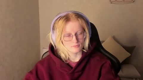 Snapshot of elizabeth_harpper chatting on 11.25.25 Elizabeth online show from 11.25.25