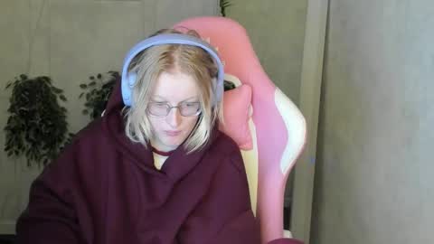 Snapshot of elizabeth_harpper chatting on 11.27.25 Elizabeth online show from 11.27.25