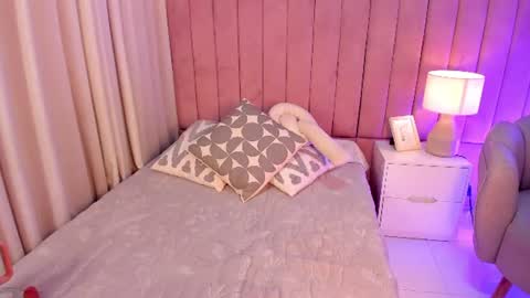 elizabeth_roche online show from 06.19.26