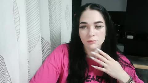 elizabeth_xi online show from 10.03.25